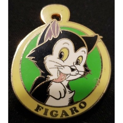 Disney Pin Figaro licking paws Pinocchio Cats Kitten Hip Lanyard Starter 82184
