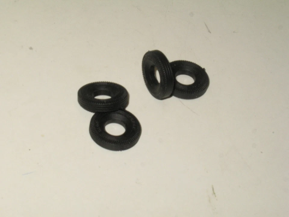 C29 Corgi, 4X Tires Edges-Bu Engraved " Corgi-Toys " (Truck, Land Rover 17/8 - Image 3 of 4