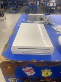 NINTENDO WII U HANDHELD CONSOLE (C26027885)