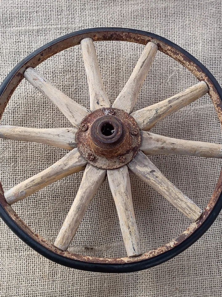 Пара антикварных вагонов деревянные и железные колеса со спицами 1900-е фермерский промышленный декор лот - Изображение 3 из 4