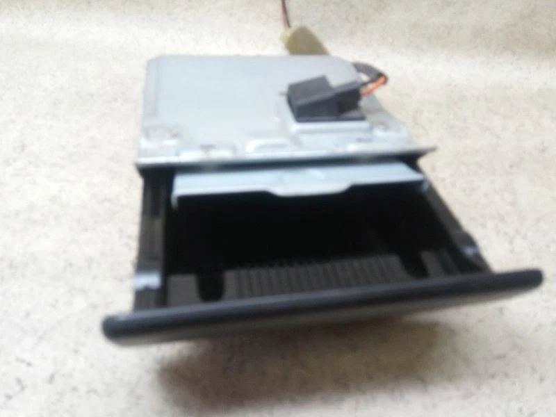 Cenicero con bandeja de cenizas compatible con Suzuki Aerio B95-188720 2002 2003 2004 Foto 2 de 4