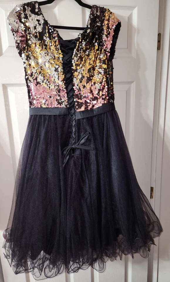 Vestido de graduación BB Belle de tul y lentejuelas evento después de cinco talla 12 noche de regreso a casa Foto 3 de 4