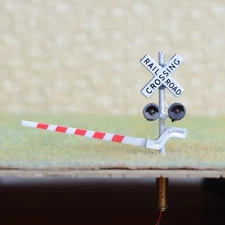2 x N scale railroad grade crossing signal gate stop lever arm + flasher  #NS20