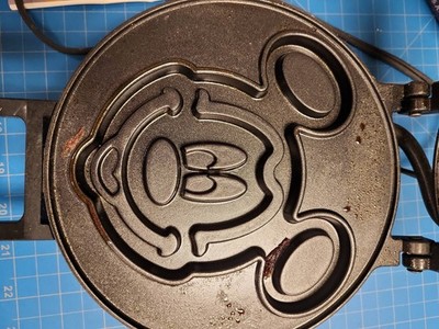 Vintage Vitantonio 950 Mickey's Waffler Mickey Mouse Waffle Maker
