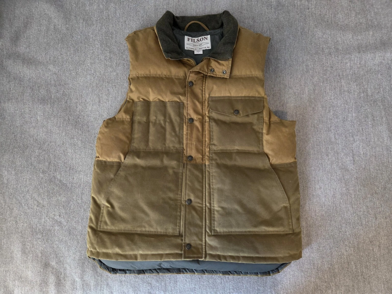 Filson Down Cruiser Vest | Large | Dark Tan | Made in Canada | MSRP $349
Opens in a new window or ta
