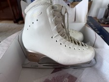 Edea Chorus Skate With Ultimate Legacy 8 Blade 245B