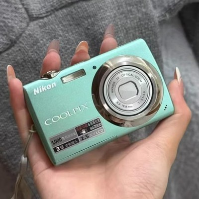 Nikon Coolpix S220 10.0MP 3x Zoom Compact Digital Camera English language