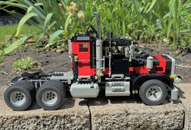 Vintage LEGO MODEL TEAM # 5571 GIANT TRUCK - BLACK CAT Excellent