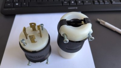 Hubbell HBL2731 + HBL2733 Twist Lock Stecker Kupplung 30A 480V L16-30