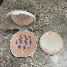 VINTAGE MAX FACTOR HOLLYWOOD CREME PUFF MAKE UP NOS PROP GAY WHISPER