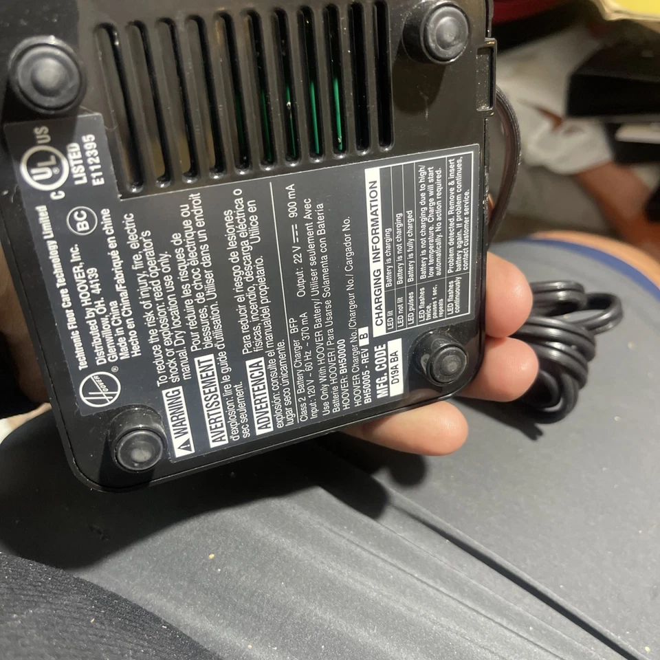 Cargador de batería de aspiradora inalámbrica Hoover Linx BH50005 Foto 3 de 3