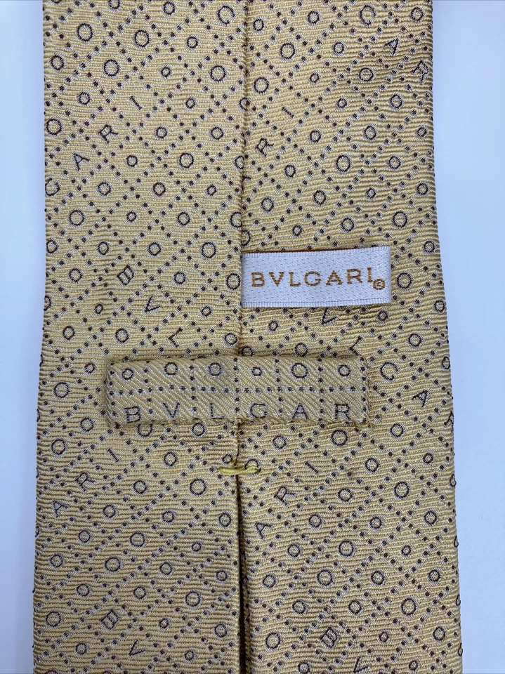 Corbata tejida Bvlgari 7 pliegues amarillo logo 3,75"" ancho Foto 3 de 4