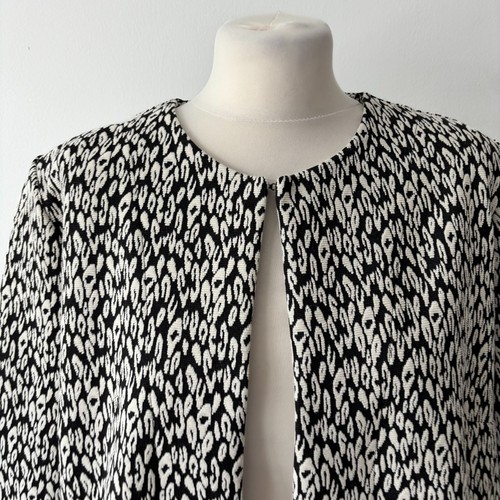 Marks & Spencer Black White Animal Print Collarless Jacket Fringe Size 20 BNWT - Picture 2 of 10