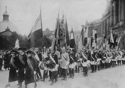 Elevator of the students in full gear on the occasion of the ha- 1921 Old Photo