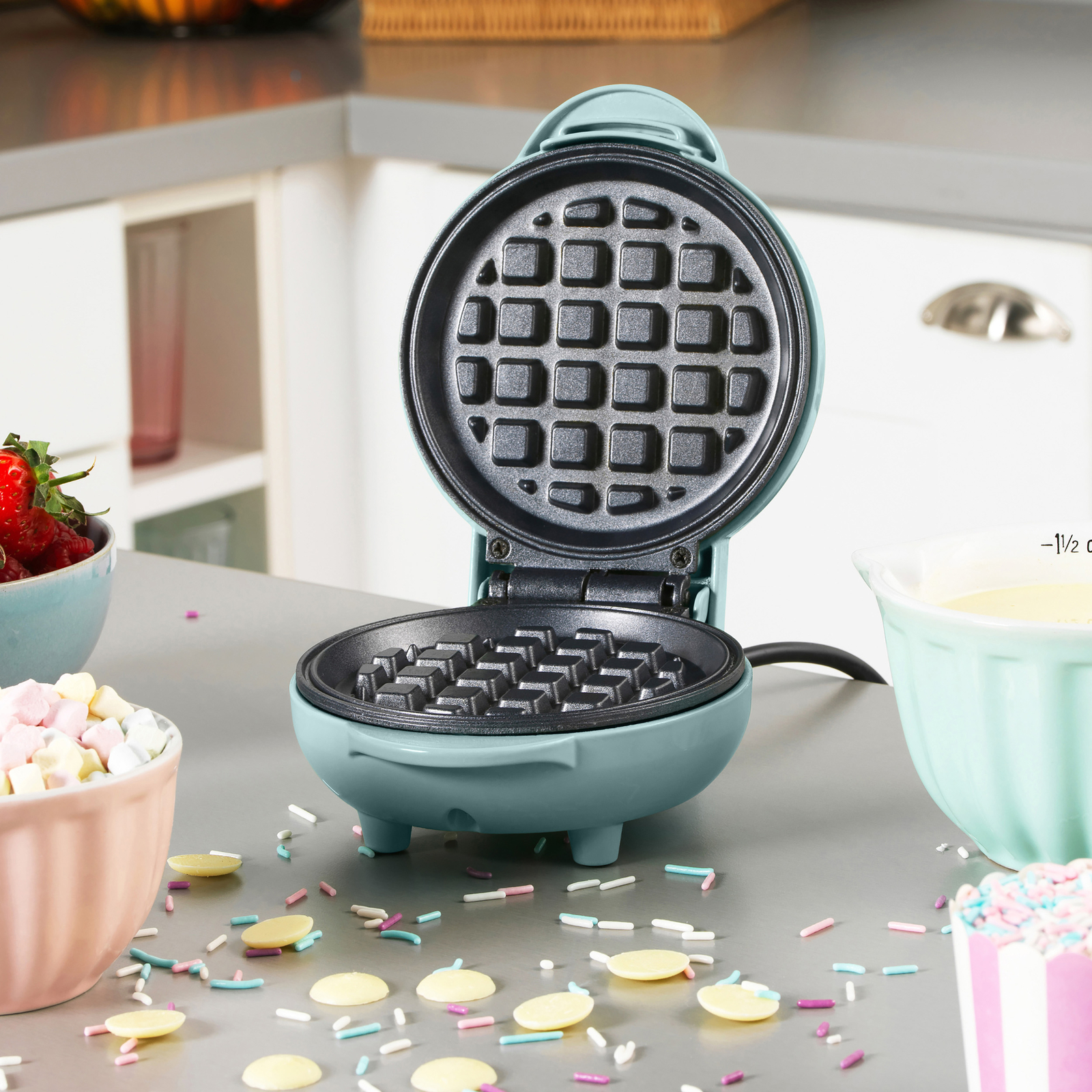 Mini Waffle Maker Iron Dessert Maker 550W Sorbet Pastel Blue Giles