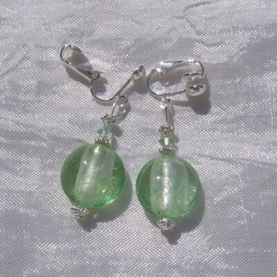 Clips Ohrringe ungebohrt versilbert Swarovski Glas grün ''EISWASSER'' 
