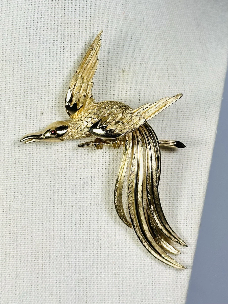 TRIFARI トリファリ ブローチ 青い鳥 しあわせの青い鳥 米国 ブルー Trifari Bird In Vintage Designer Costume Pins & Brooches for sale