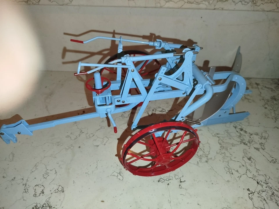 super landini trattore hachette 1/8 con aratro - Immagine 3 di 4