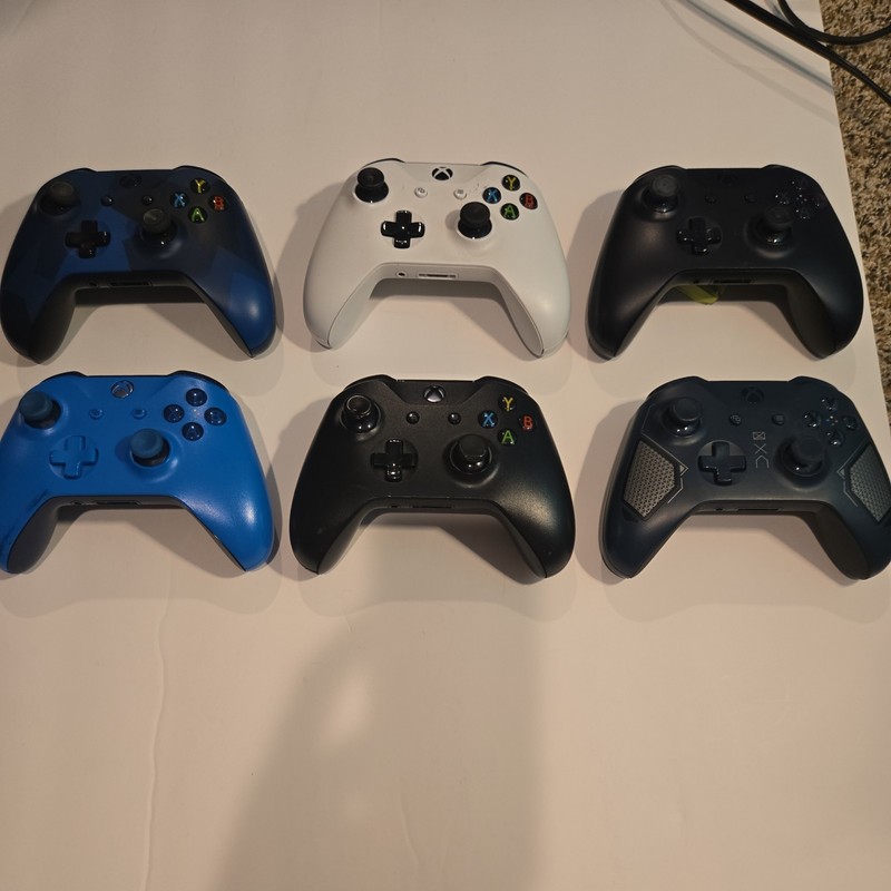 Xbox One Controllers 6 For Parts Or Fix