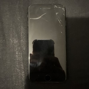 Apple iPhone 7 schwarz Grade D, entsperrt