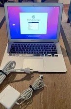 Apple MacBook Air MQD32LL/A 13.3" 128GB 5350U - Bundle With Charger