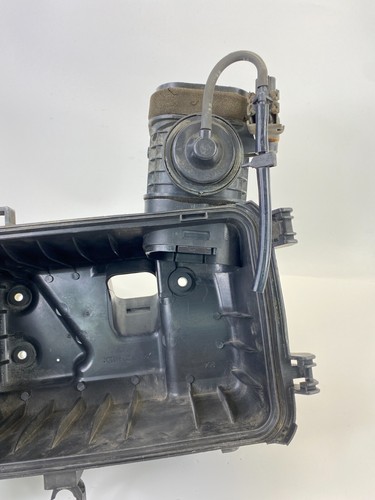 04-06 Toyota Camry 3.0L Air Intake Cleaner Box Housing LOWER Cover 17701-0A100 - Picture 12 of 18