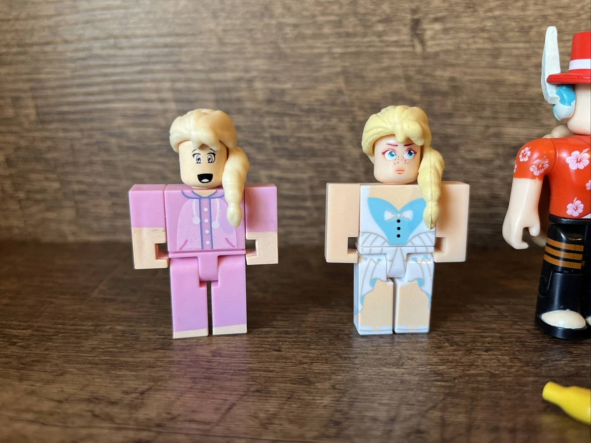 Roblox Toys Play Set Lot Of 5 random mix Action Figures NO CODES