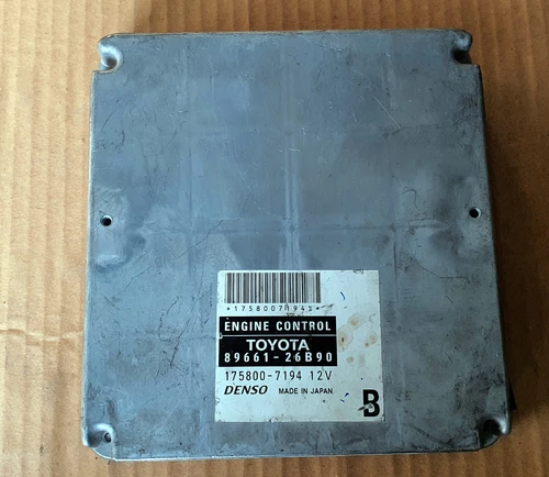 Toyota Hiace 89661-26B90 Engine computer unit 8966126B90 oem jdm used - Picture 3 of 9