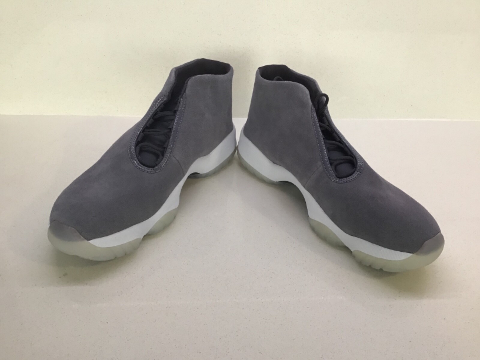 Size 9.5 - Jordan Future Light Carbon 
