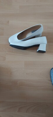 Weiße Pumps niedriger Blockabsatz EU 38 UK5 Fest Hochzeit Sommerschuhe neuwertig