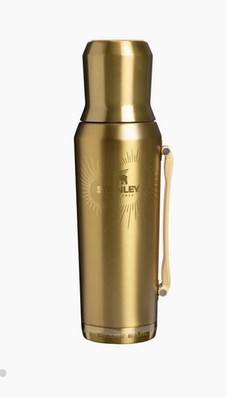 The Messi x Stanley 1913 IdealMate Bottle 1.3 QT Termo Messi Stanley Argentina