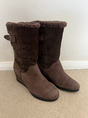 UGG Edelina Boots Size UK 6.5 Dark Brown Waterproof Suede 2.5 inch Wedge - Picture 1 of 14