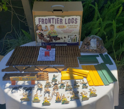 Vintage 2005 Fort Frontier Ideal Logs Set 303 pc Cowboy/Indian Figures EUC READ