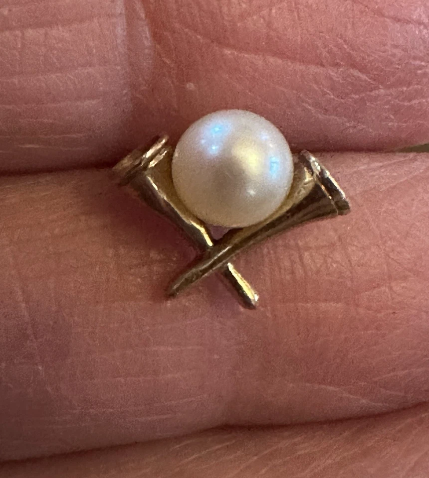 Corbata temática de golf de oro 14k y perlas cultivadas Foto 3 de 4