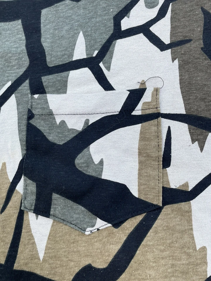 VTG Predator Camo Mens Large Crop Long Sleeve Crewneck Hunting T Shirt USA Made - Image 4 of 4