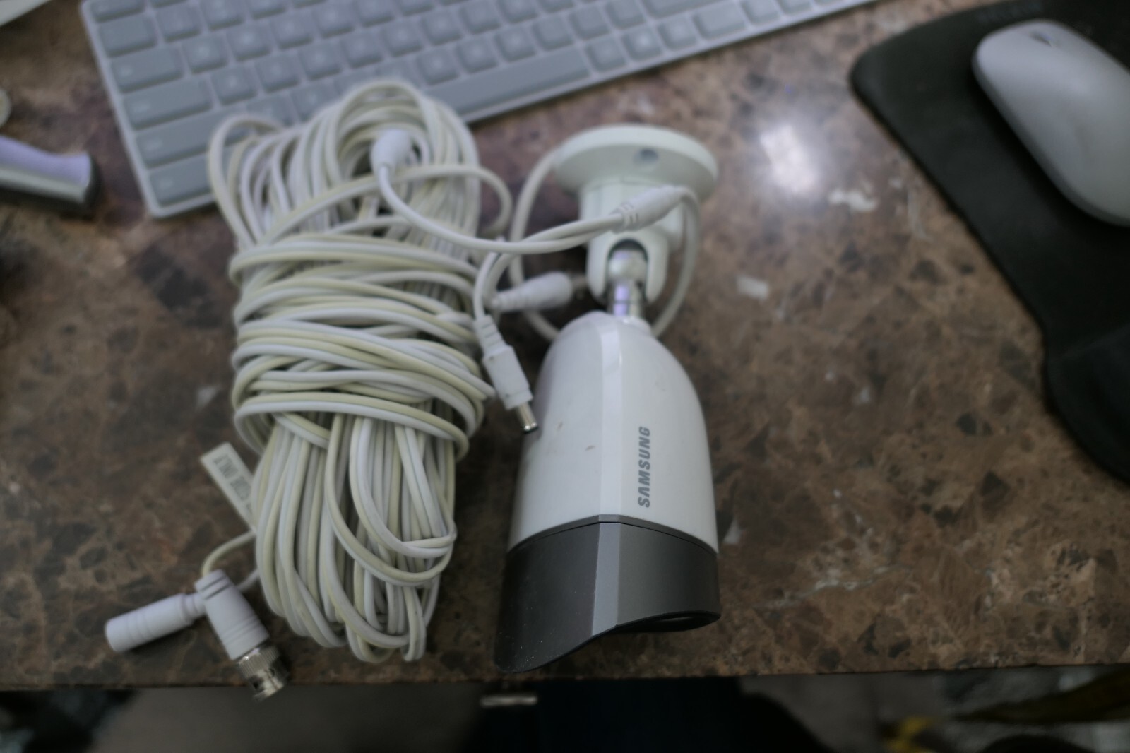 Samsung SDC7340BCN 720TV Full HD Camera In/Outdoor Night Vision W/ 60ft Cable