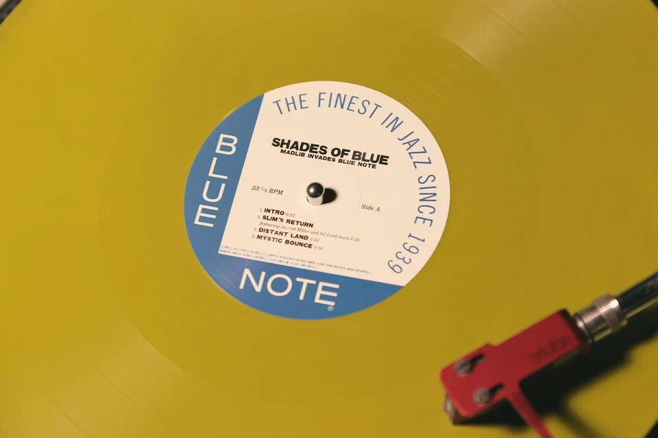 MADLIB ОТТЕНКИ СИНЕГО ВТОРЖЕНИЯ СИНИЙ ПРИМЕЧАНИЕ ВИНИЛ НОВЫЙ! ОГРАНИЧЕННЫЙ СИНИЙ + ЗЕЛЕНЫЙ LP! - Изображение 4 из 4