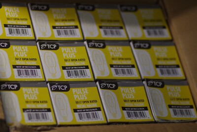 CASE OF 12 TCP 46123 ED 17 PULSE PLUS METAL HALIDE BULB 70 WATT  70W/C/U/UVG/PS