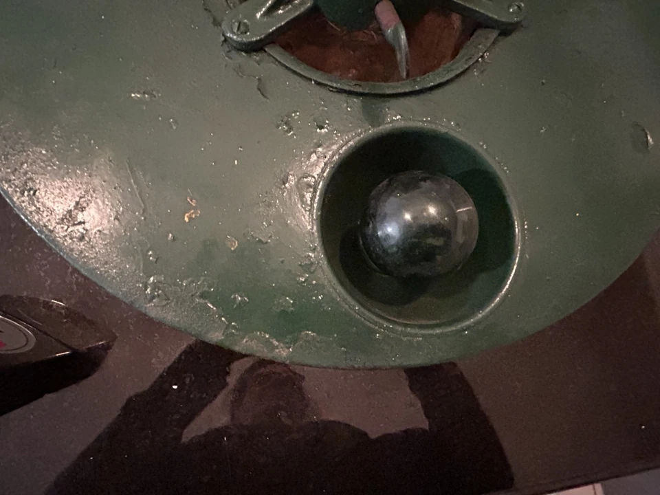 "Antiguo soporte para árbol de Navidad Belmont Treeliter de hierro fundido de la década de 1920 base verde de 15""" Foto 3 de 4