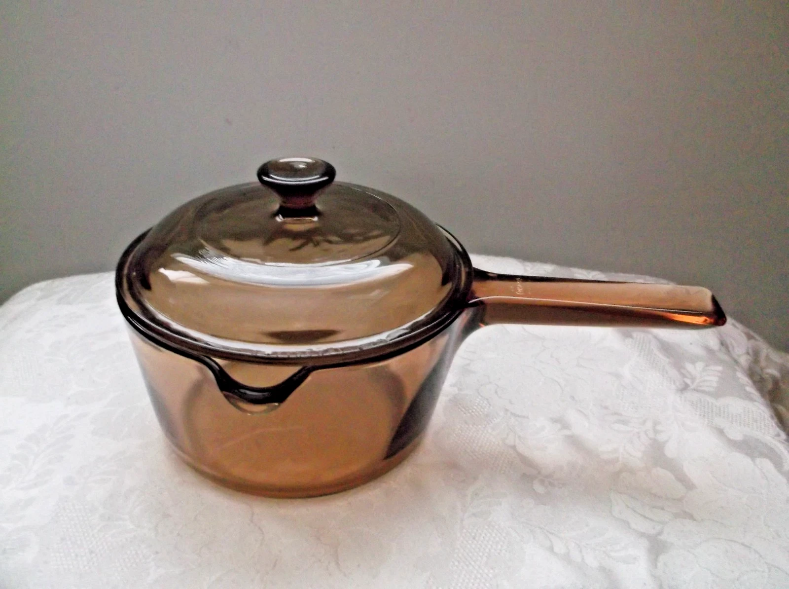 Corning Visions Amber Pyrex Glass 1L Sauce Pan/Pot with Lid Used