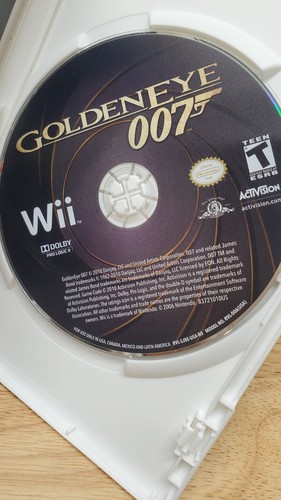 Nintendo WII GoldenEye 007 Video Game Complete 2010 Activision - Picture 4 of 7