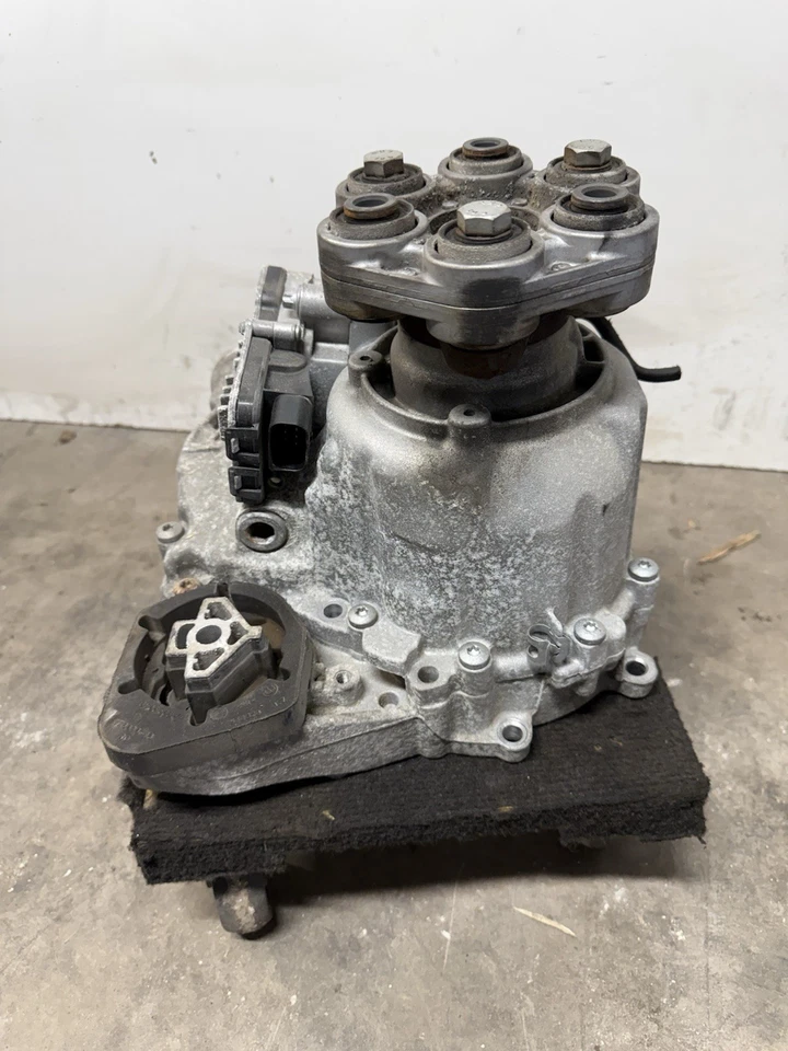 BMW F30 F32 F22 F06 F07 F10 F12 F02 TRANSFER CASE CARRIER BOX ATC35L OEM  low MI - Image 2 of 4