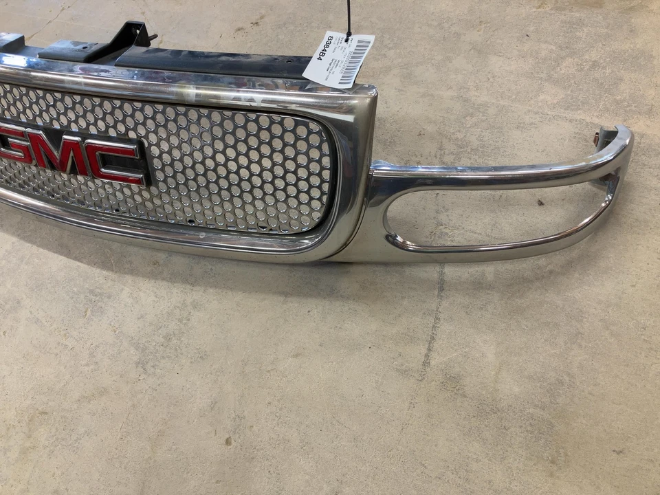 04 SIERRA DENALI Grille Grille - Image 2 of 4