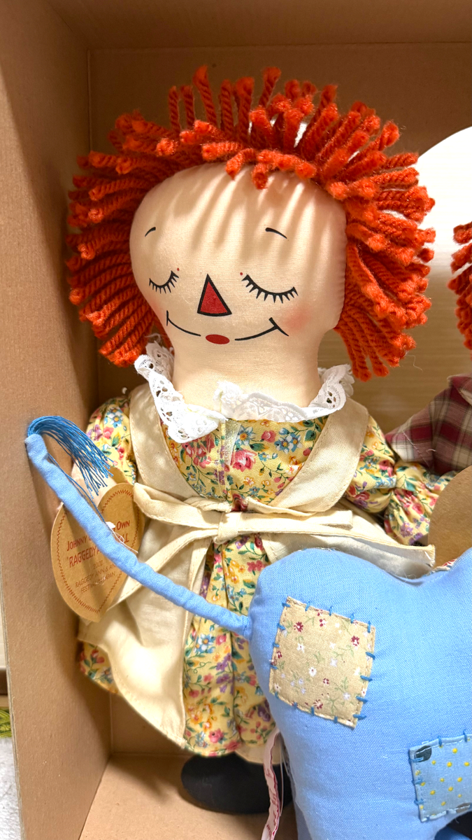 Raggedy Ann & Andy Camel with Wrinkled Knees 2002 Festival in