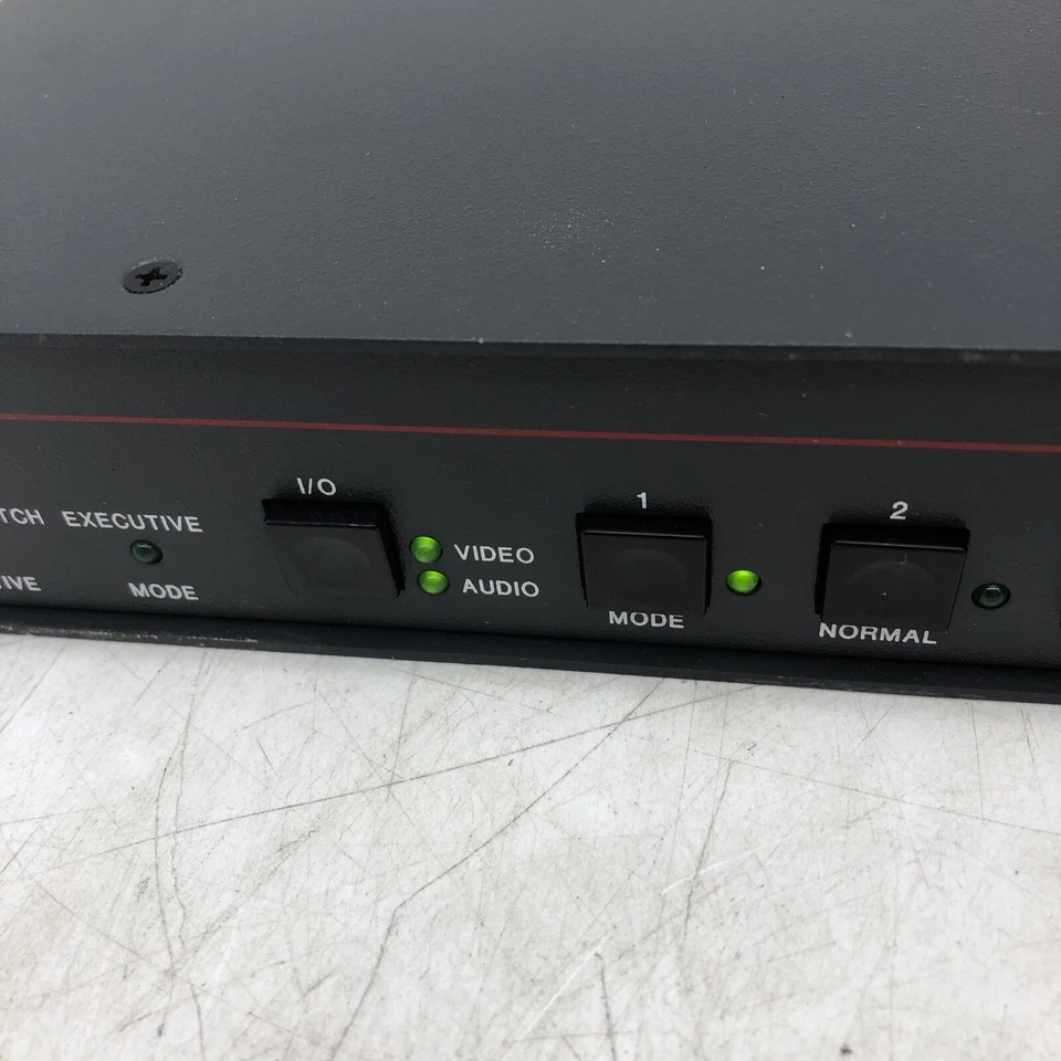 Extron SW 4 AV S-Video Switcher TESTED FOR POWER PARTS - Image 2 of 4
