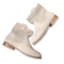 Sole Society Lasercut Ankle Boots Booties Beige size 5.5 Suede Slouchy Casual