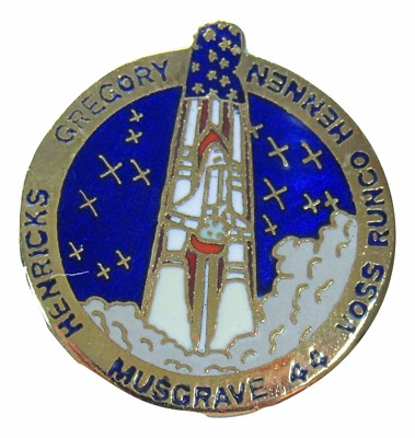 PIN Winco OFFICIAL NASA Space Shuttle STS-44 ATLANTIS vtg Cloisonne Hendricks