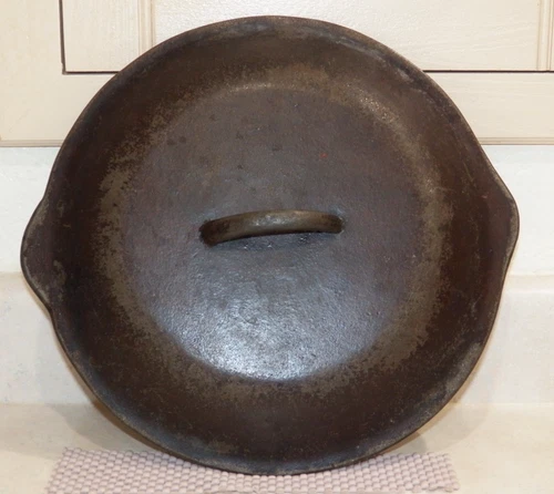 Vintage Lodge USA  9  10 3/8" Cast Iron Chicken Fryer Skillet Lid