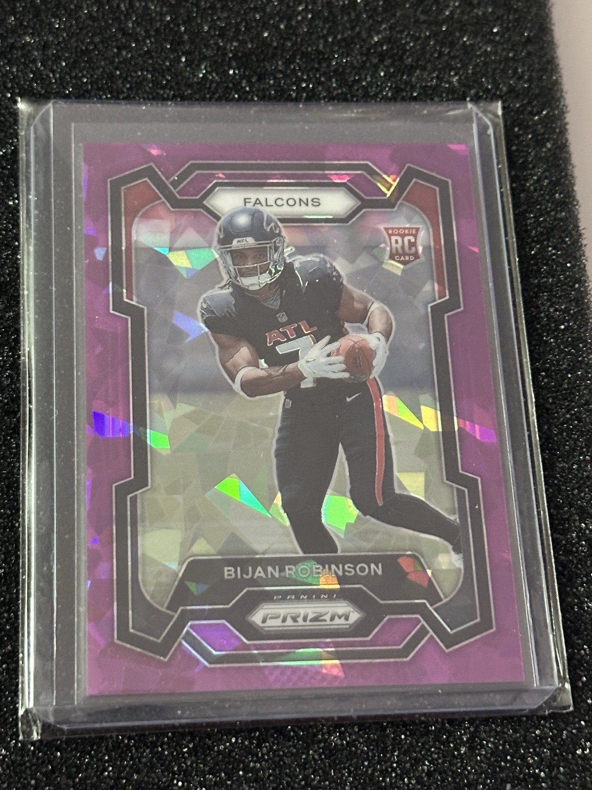 2023 Panini Prizm - Rookies Bijan Robinson #305 Purple Ice Prizm /225 (RC)