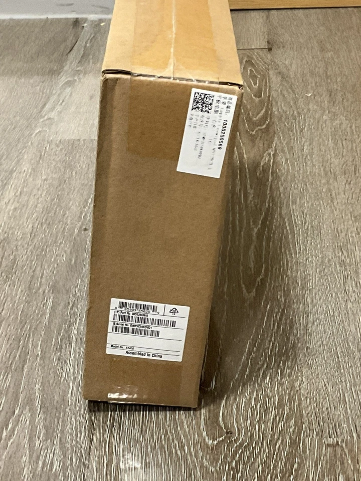 Ultra RARE Factory Sealed Apple iPad 3 With Sealed Shipping Box iOS 5 - Image 2 of 3